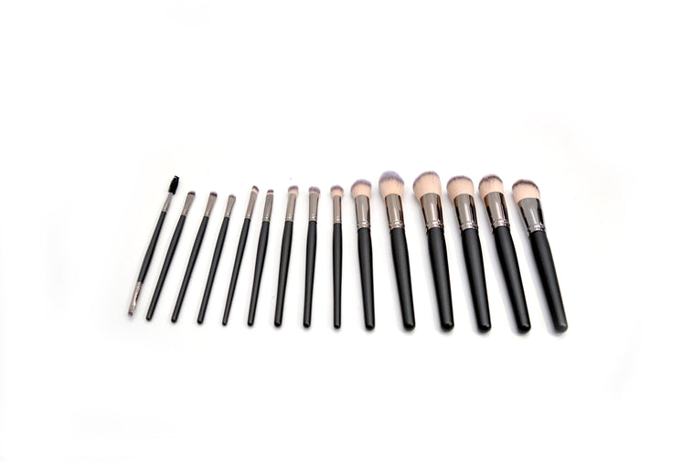 15-Piece Make Up Brush Set with Black Cylinder Case 15-Piece Make Up Brush Set with Black Cylinder Case