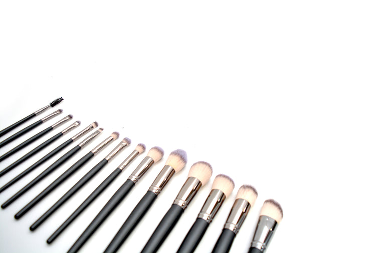 15-Piece Make Up Brush Set with Black Cylinder Case